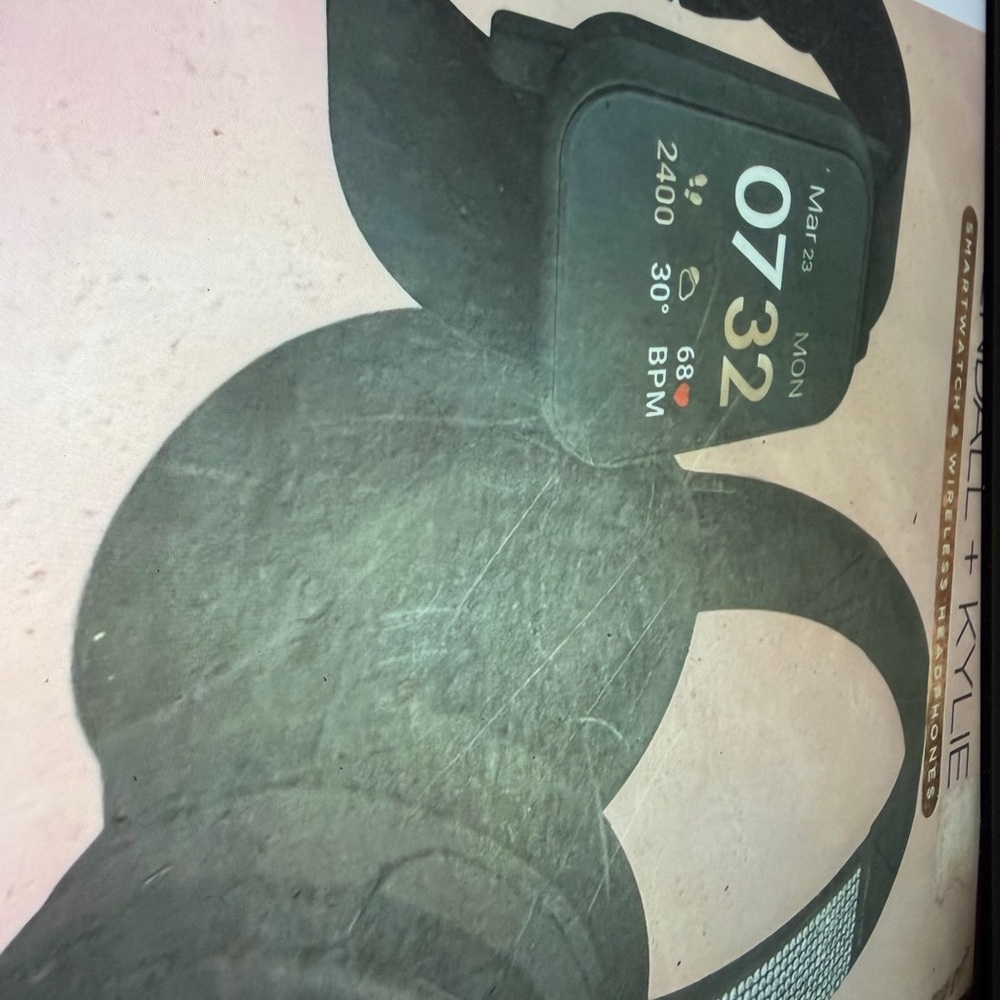 Black Over-Ear Headphones - Picture 2 of 2